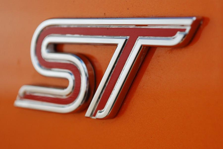  Ford Focus ST 2008 года  (фото 37 из 48)